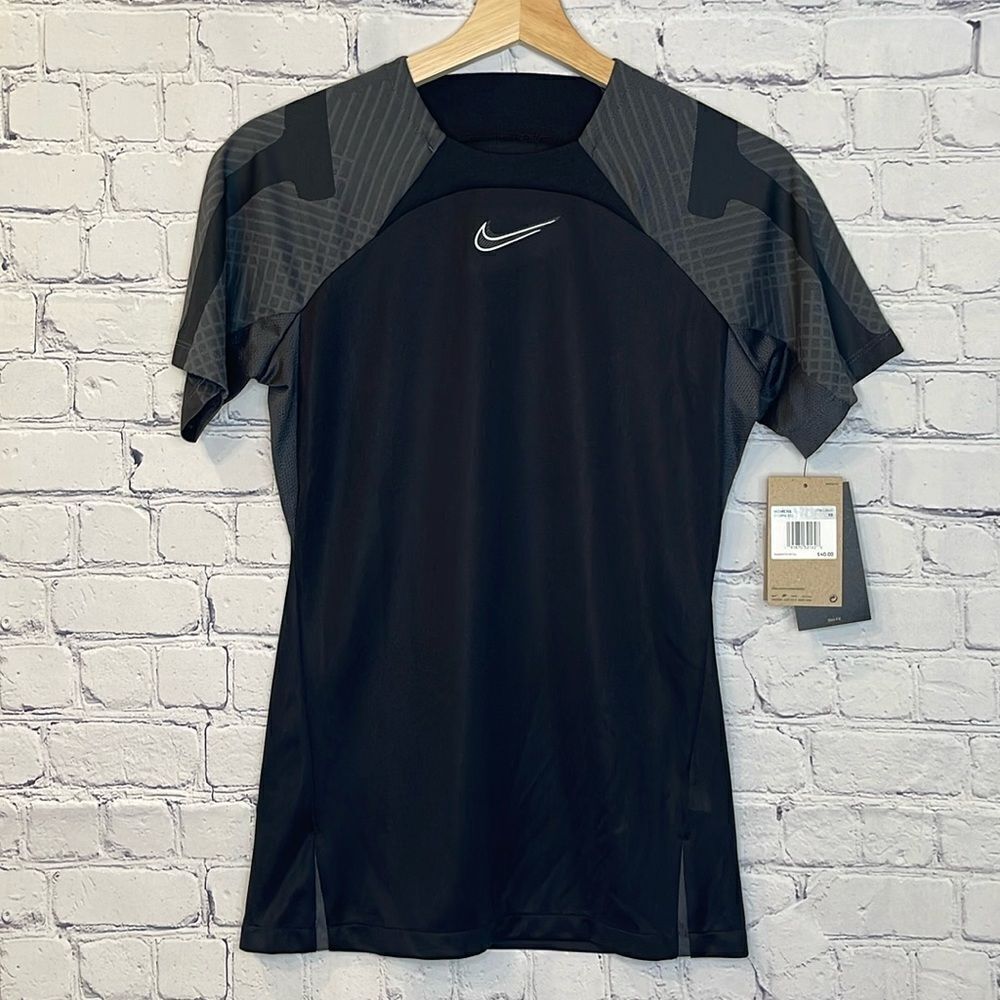 Nike Slim Fit Sports Shirt